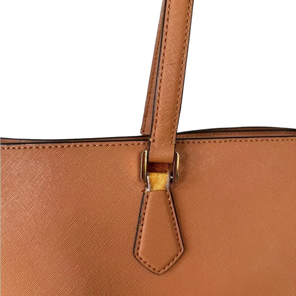 Tory Burch Robinson Leather Tote in Cardamom